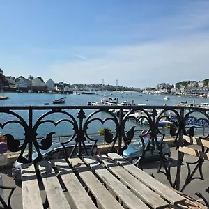 https://sur-le-port-de-plaisance-face-a-la-mer-apparthotel.inbrittany.com